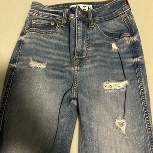Destroyed skinny jeans